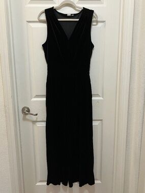 Gap black velvet jumpsuit romper size XL